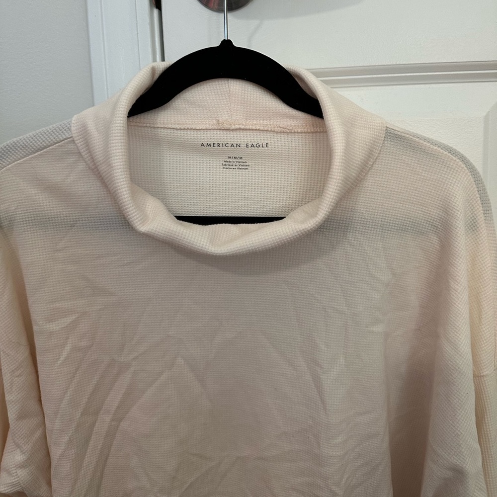 American Eagle Mock Neck Waffle Knit Crop Sweater Size M